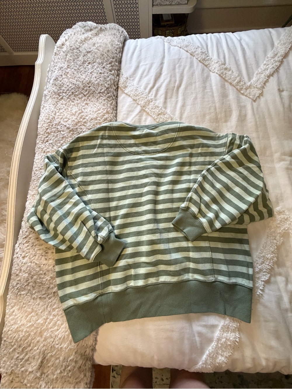 Aerie Go-To Sweatshirt in overcast green - Picture 4 of 5